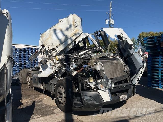 Volvo VNL Тягачі