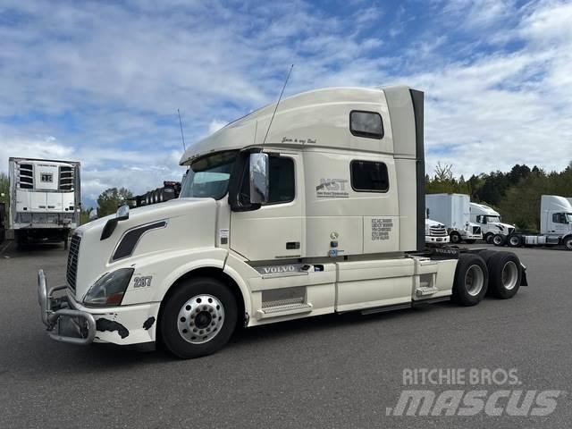 Volvo VNL 780 Тягачі