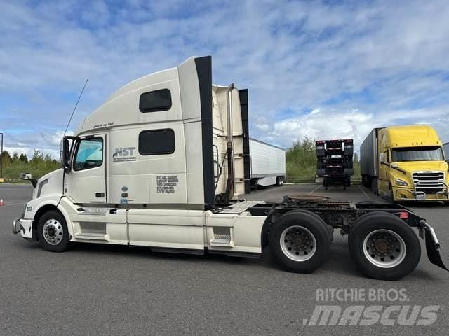 Volvo VNL 780 Тягачі
