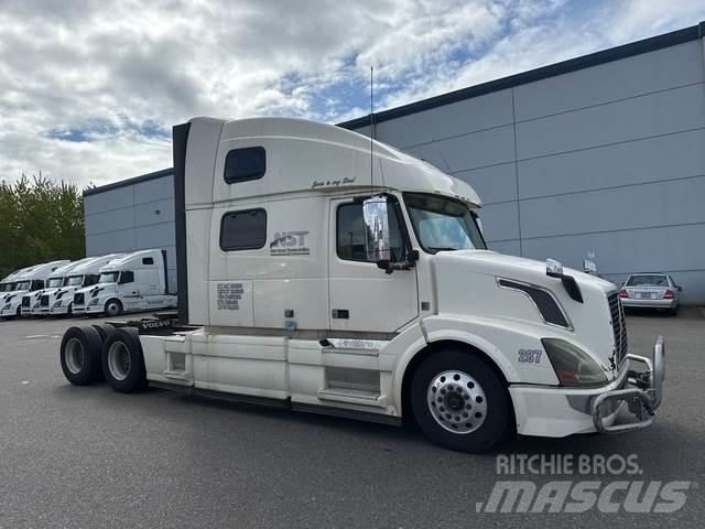 Volvo VNL 780 Тягачі
