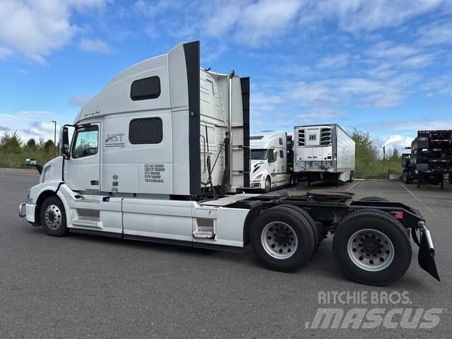 Volvo VNL 780 Тягачі