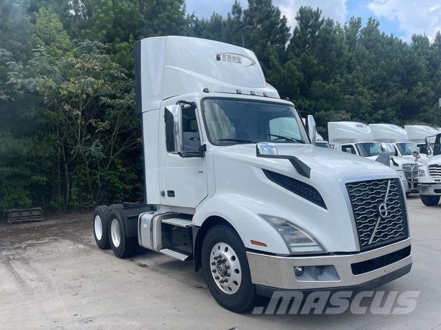 Volvo VNL300 Тягачі