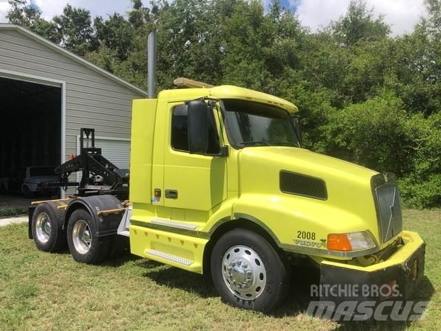 Volvo VNL64T Тягачі