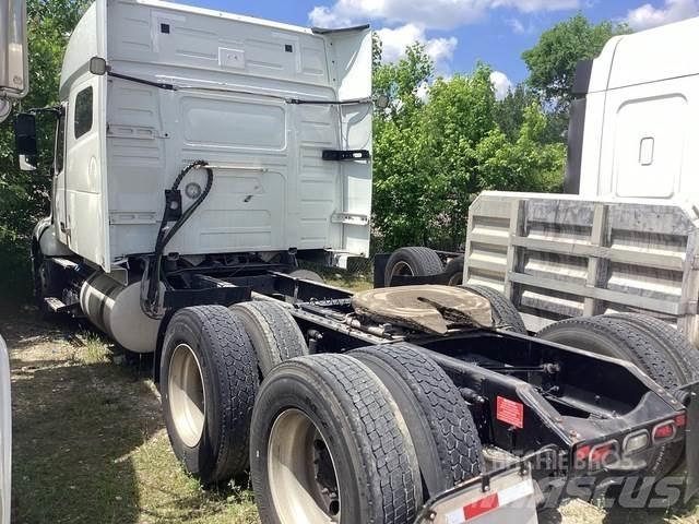 Volvo VNL740 Тягачі
