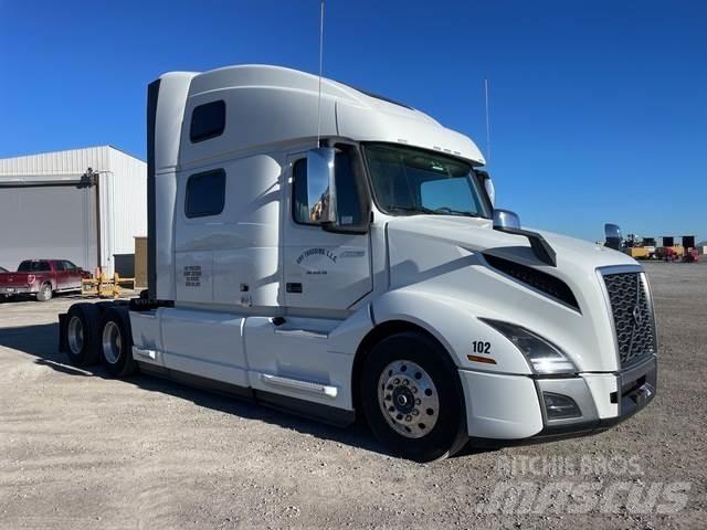 Volvo VNL860 Тягачі