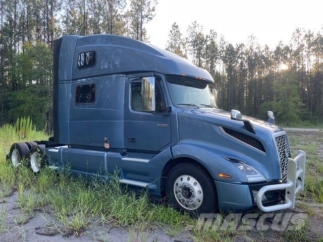 Volvo VNL860 Тягачі