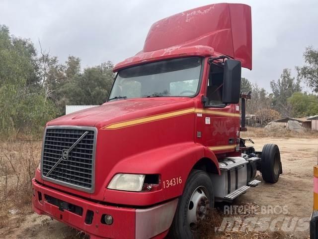 Volvo VNM Тягачі