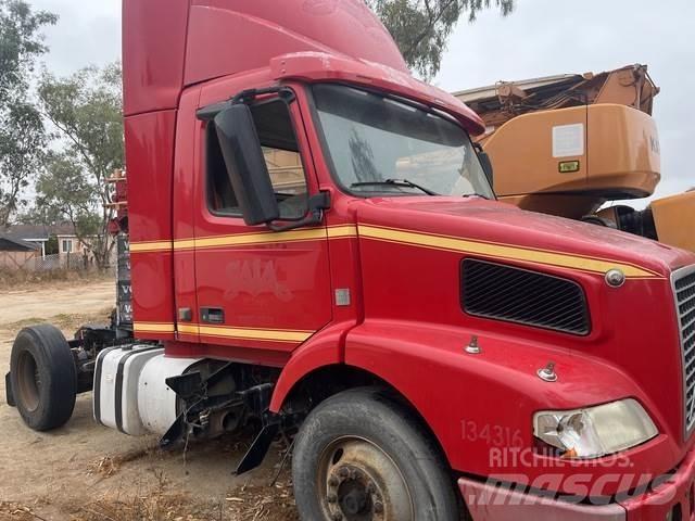 Volvo VNM Тягачі