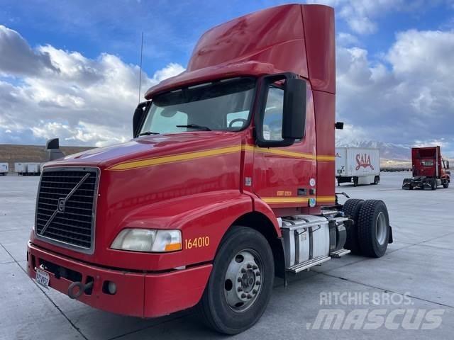 Volvo VNM Тягачі