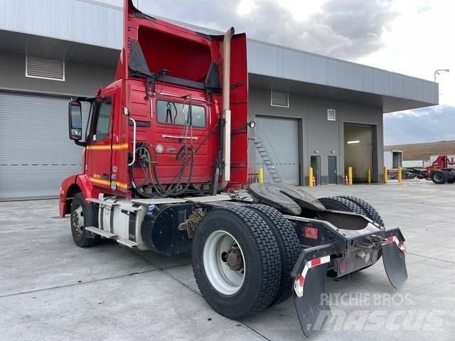 Volvo VNM Тягачі