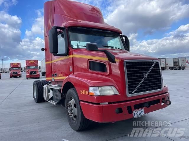 Volvo VNM Тягачі