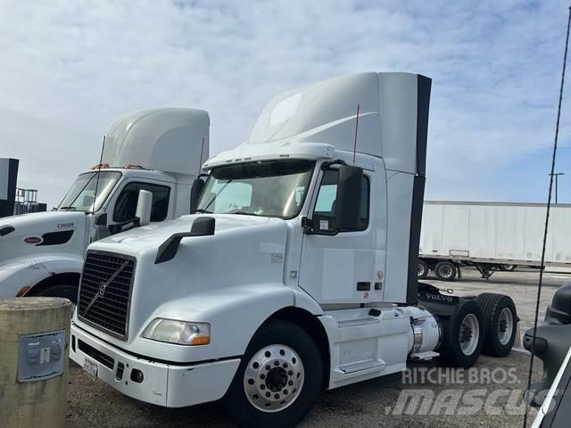 Volvo VNM Тягачі