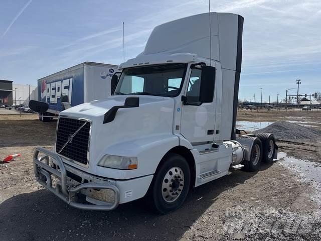Volvo VNM Тягачі