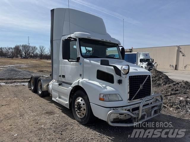 Volvo VNM Тягачі