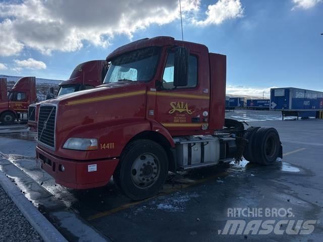 Volvo VNM Тягачі