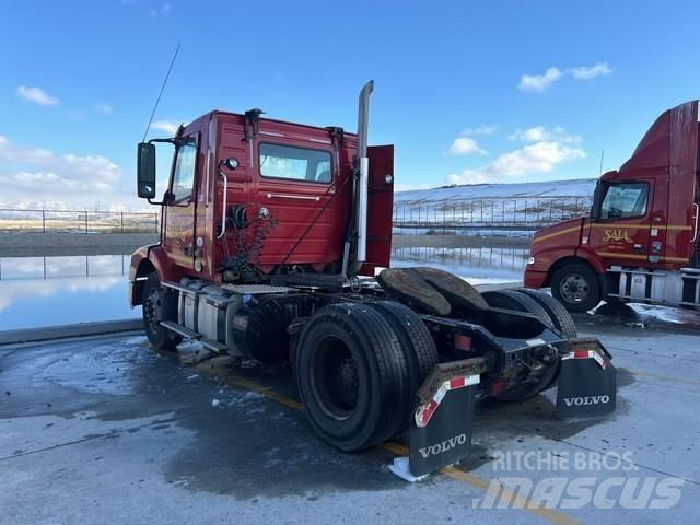 Volvo VNM Тягачі