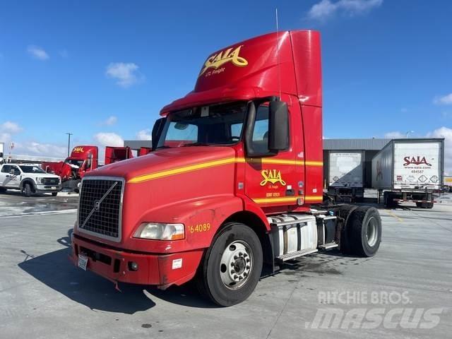 Volvo VNM Тягачі
