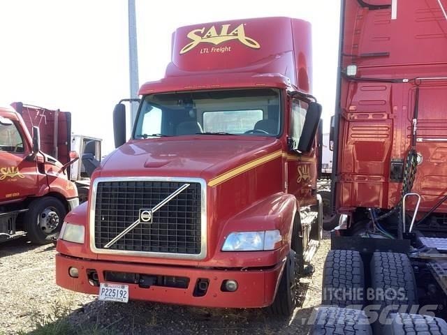 Volvo VNM Тягачі