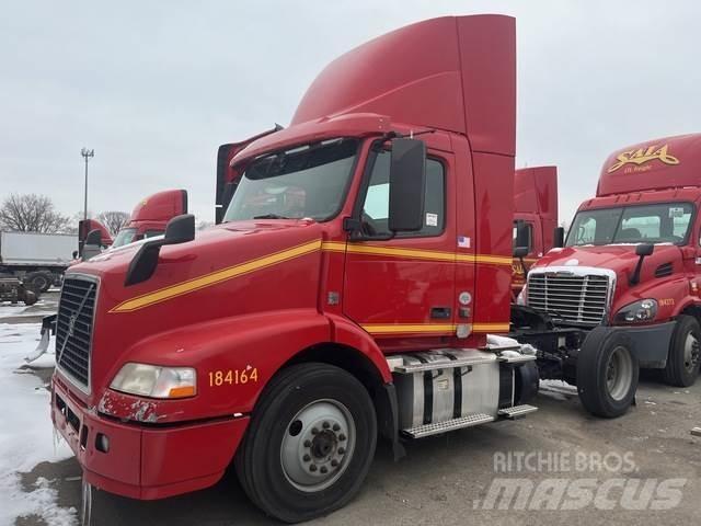 Volvo VNM Тягачі