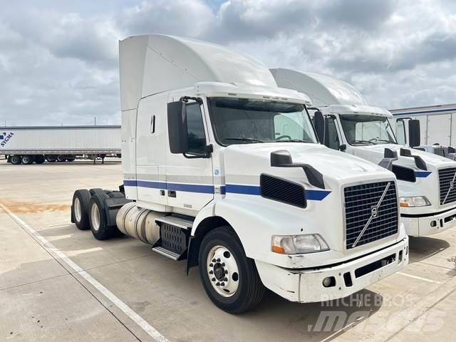 Volvo VNM Тягачі