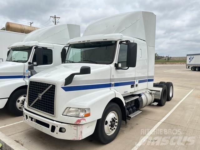 Volvo VNM Тягачі