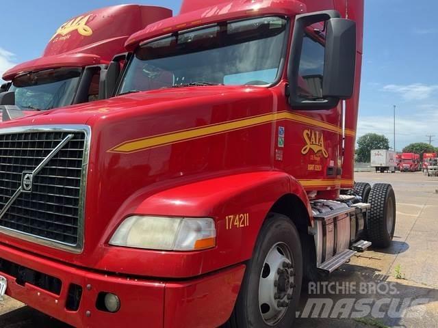 Volvo VNM Тягачі