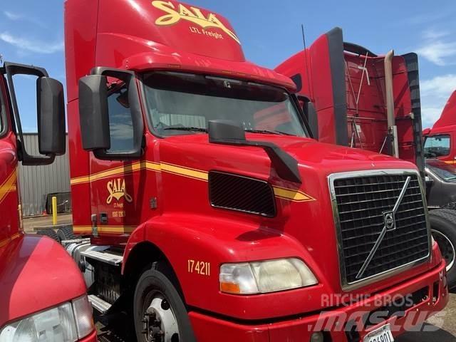 Volvo VNM Тягачі