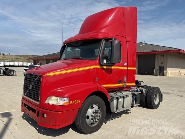 Volvo VNM Тягачі