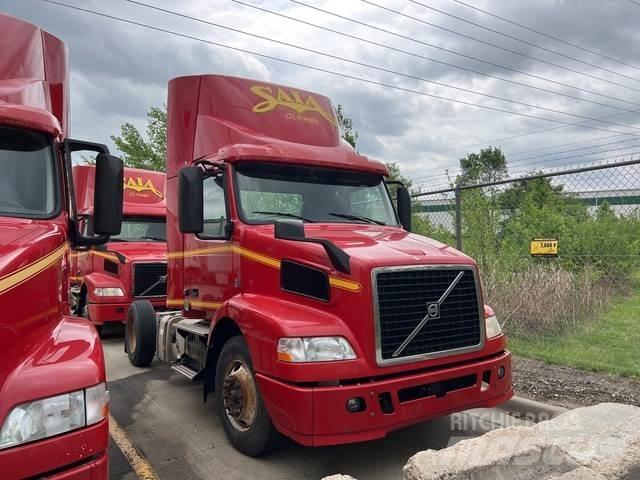 Volvo VNM Тягачі