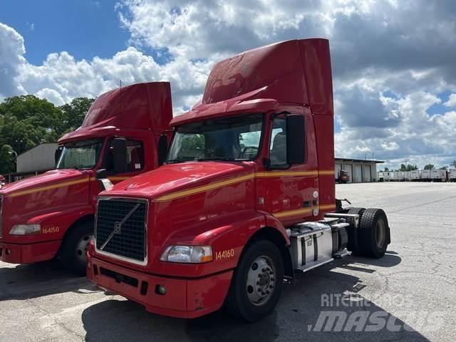 Volvo VNM Тягачі