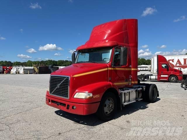 Volvo VNM Тягачі