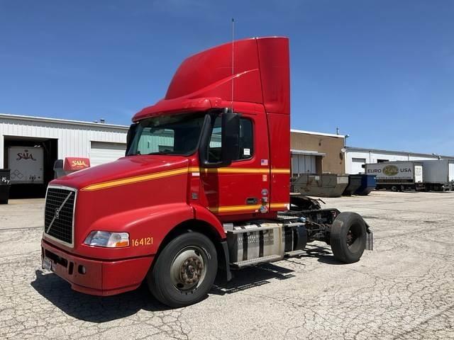 Volvo VNM Тягачі