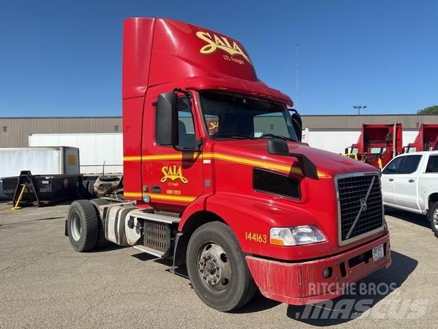 Volvo VNM Тягачі