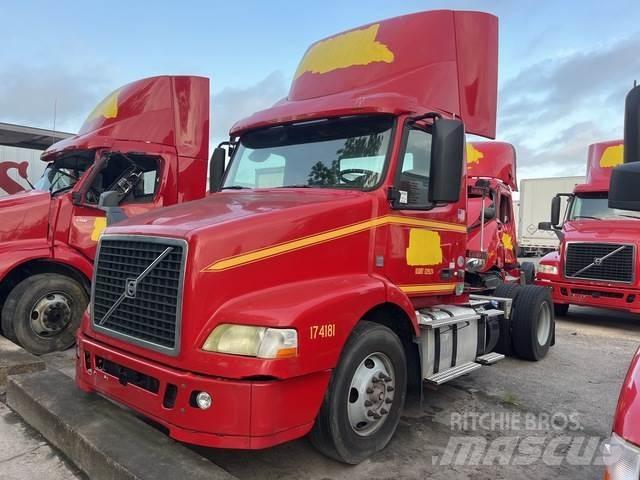 Volvo VNM Тягачі