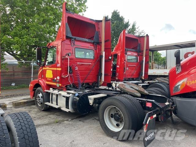 Volvo VNM Тягачі