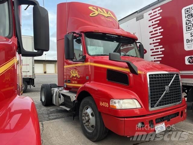 Volvo VNM Тягачі