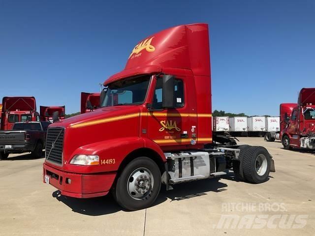 Volvo VNM Тягачі