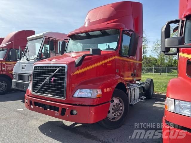 Volvo VNM Тягачі