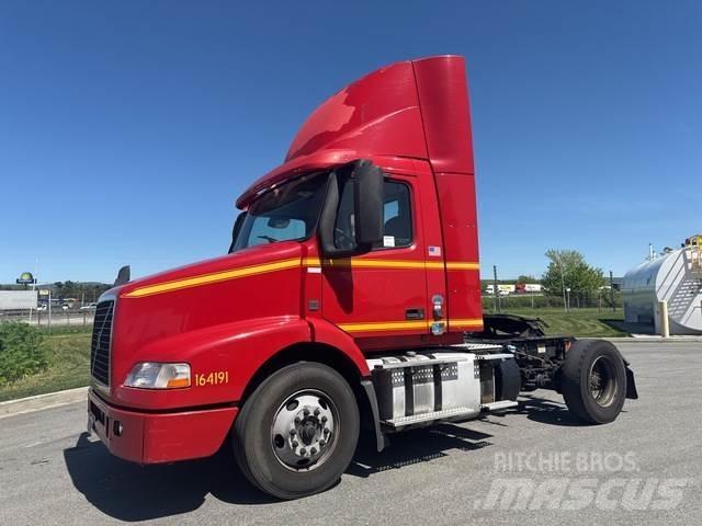 Volvo VNM Тягачі