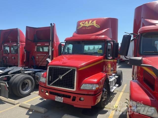 Volvo VNM Тягачі