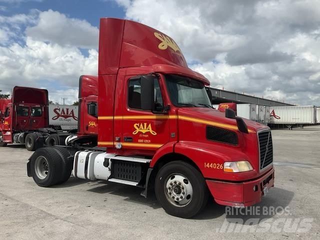 Volvo VNM Тягачі