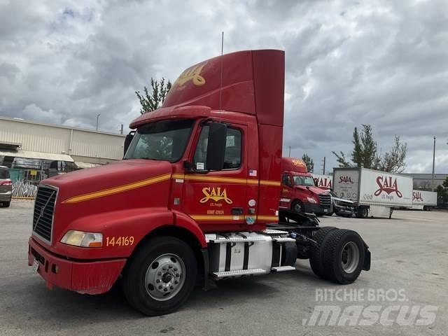 Volvo VNM Тягачі