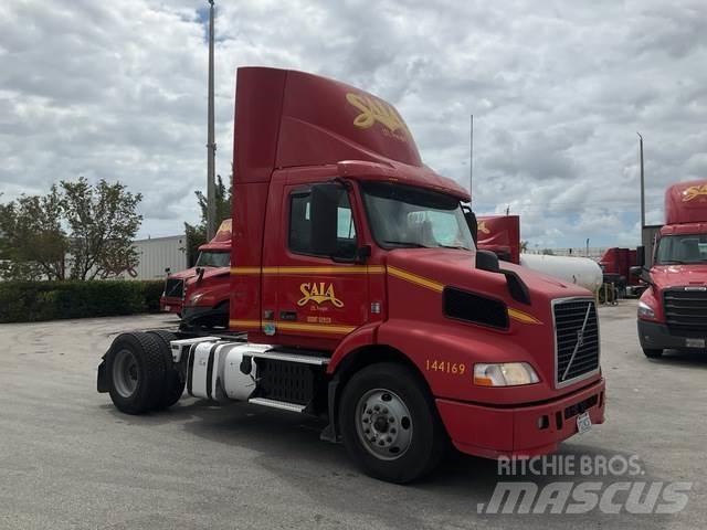 Volvo VNM Тягачі