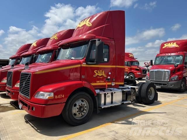 Volvo VNM Тягачі
