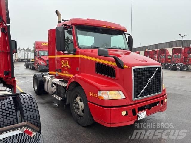 Volvo VNM Тягачі