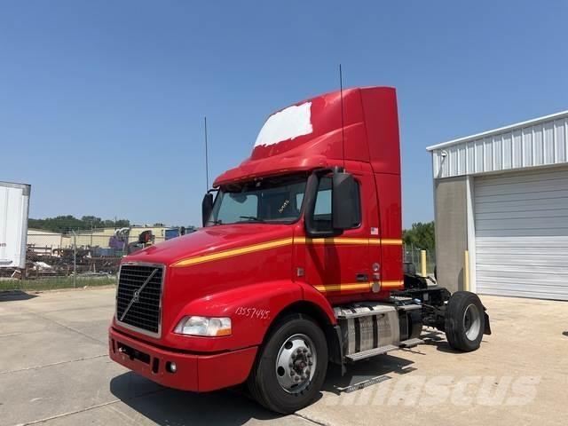 Volvo VNM Тягачі