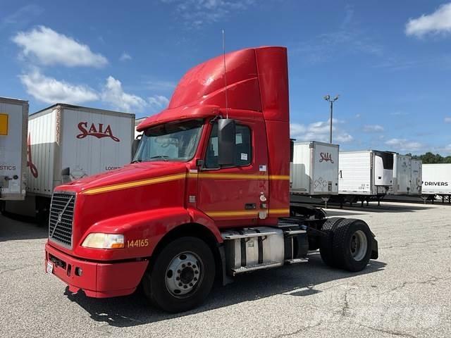 Volvo VNM Тягачі