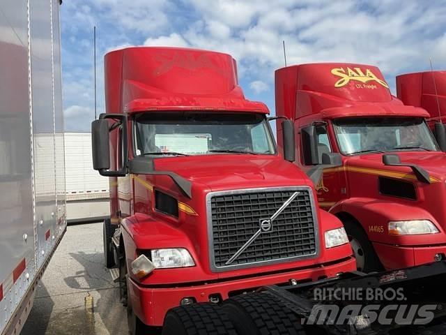 Volvo VNM Тягачі