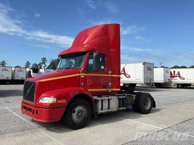 Volvo VNM Тягачі