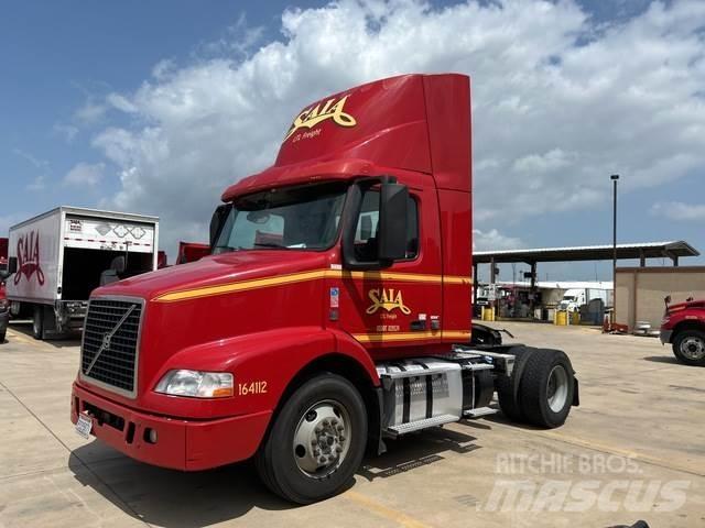 Volvo VNM Тягачі